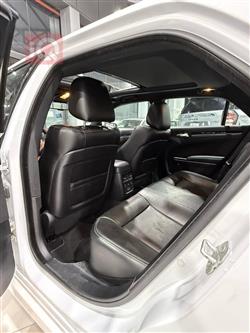 کرایسلەر 300